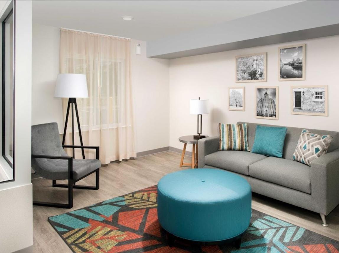 Woodspring Harrisburg 2*