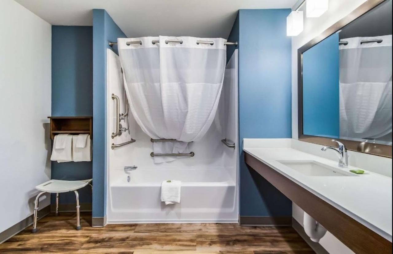 Woodspring Harrisburg 2*